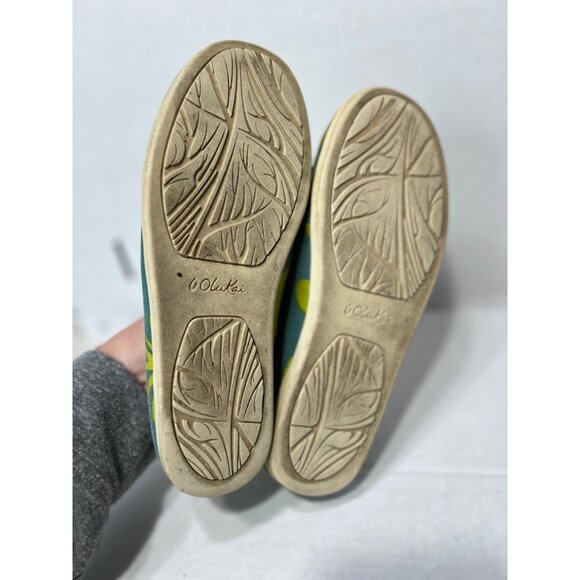 Olukai Nohea women size 6.5 Canvas Slip-On Shoes With Leaf Pattern In Teal & Yel - Picture 3 of 7